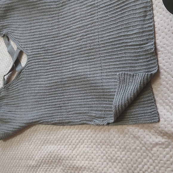 Sweater - Picture 4 of 4